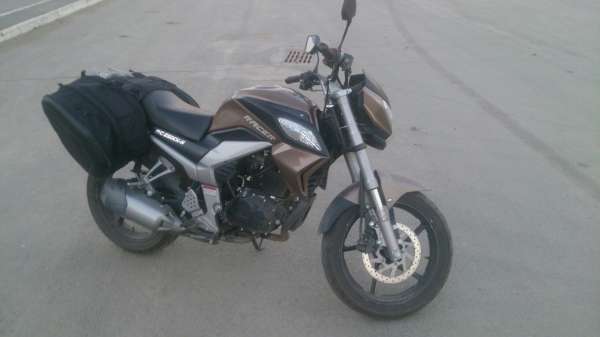 SUZUKI SV400S