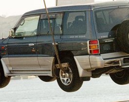 Россия ответит на новые санкции запретом на ввоз машин и одежды