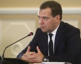 Д. Медведев: приоритет правительства России - развитие образования.