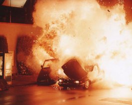 В Ленинском взорвались 2 автомобиля(ВИДЕО)