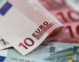 Доллар превысил 49 рублей, евро – 61