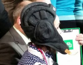 Челябинская журналистка отправилась на встречу с Путиным в шлеме танкиста