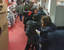 Челябинцы и казахи опустошили магазины