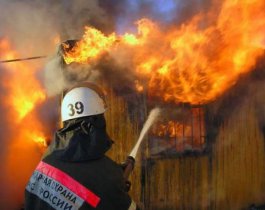 В Троицке из-за пожара эвакуировали 250 жителей общежития