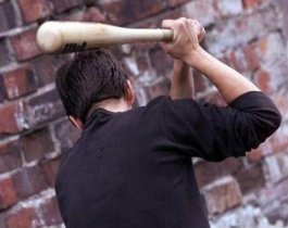 Пятеро молодых челябинцев подозреваются в жестоком избиении полицейских