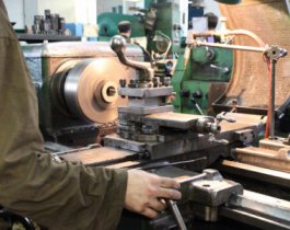 На Южном Урале хорошему токарю платят 50 000 рублей, а мигрантам в работе отказывают