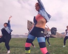 Видео, где девушки эротично танцуют на фоне мемориала «Малая земля», признано прокуратурой хулиганским (ВИДЕО)