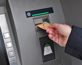 Из-за ошибки банкомата житель Златоуста обогатился на 52 тысячи