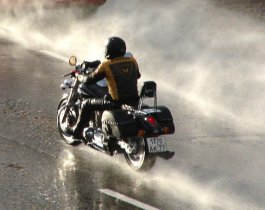 "Кто не ездит под дождем - тот не ездит"