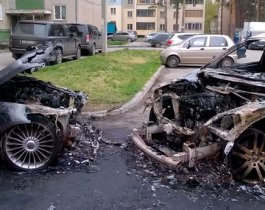 Ночные поджигатели спалили 5 иномарок в центре Челябинска