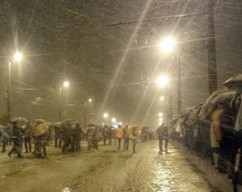 Тефтелев считает решение не отменять салют 9 мая из-за снегопада правильным! / На пиротехнику потрачено около миллиона рублей