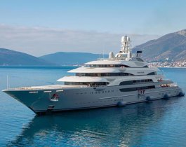 Хорошо быть депутатом: яхта магнитогорца с 6 бассейнами и лифтом вошла в список Forbes