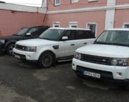 Не ваши? Под Троицком на границе найдены три Range Rover