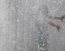 Жительница Южноуральска арестована за купание голышом в фонтане