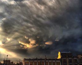 Над Челябинском наблюдали редкий вид устрашающих облаков