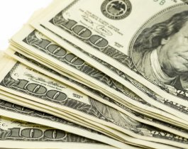 Впервые за четыре месяца доллар подорожал до 60 рублей