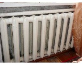 В Кыштыме больше 20 домов затопило горячей водой после включения отопления