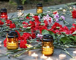 В Челябинске провели акцию в память о погибших в авиакатастрофе в Египте