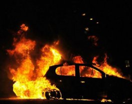 Челябинец сжег Toyota RAV4 знакомого, задолжавшего ему 100 тысяч рублей