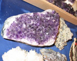 С 21 по 24 июля в Музее изобразительных искусств пройдет традиционная ярмарка самоцветов «Огни Урала»