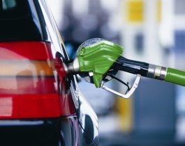 «Газпромнефть» бадяжит! На Урале женщина отсудила более 70 тысяч рублей за разбавленный бензин