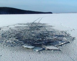 Двое школьников утонули в водохранилище, катаясь на коньках