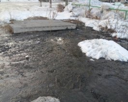 Общественники обнаружили сток канализации в реку Миасс у выезда из Челябинска