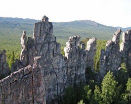 Пара уральских туристов сорвалась с высоты на Инзерских зубчатках