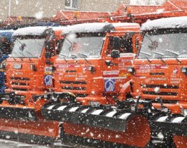 На борьбу со снегом и гололёдом в Челябинске выведут дополнительную технику