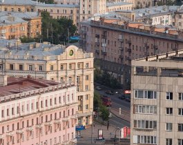 В Челябинске введут новые требования к рекламным вывескам