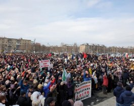 Власти Миасса запланировали потратить 800 тысяч на телеролики и поздравления / Пропаганда против народных протестов