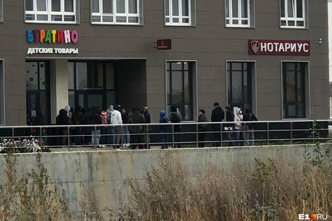 «Мобилизованные идут потоком». Выстроились очереди к нотариусам