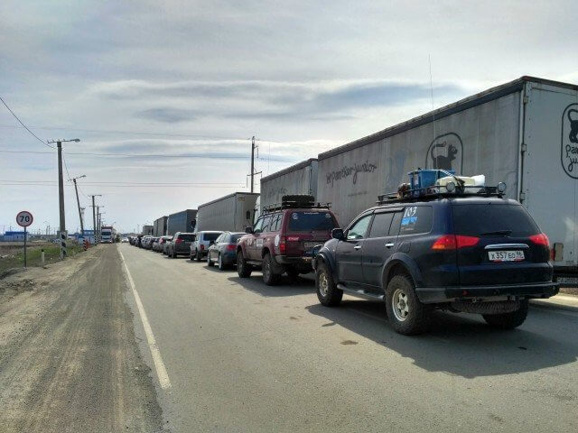 Хотел уехать — получил повестку. На границе с Казахстаном начали останавливать мобилизованных