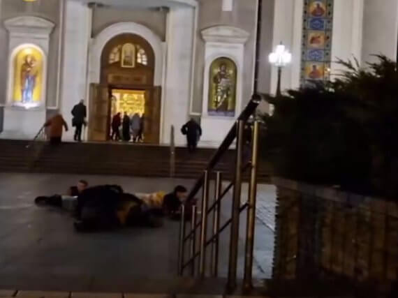 Взрывы произошли возле собора в Донецке во время пасхальной службы