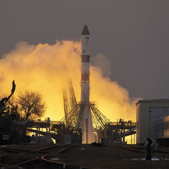 «Аппарат прекратил свое существование»: «Роскосмос» сообщил о потере станции «Луна-25»