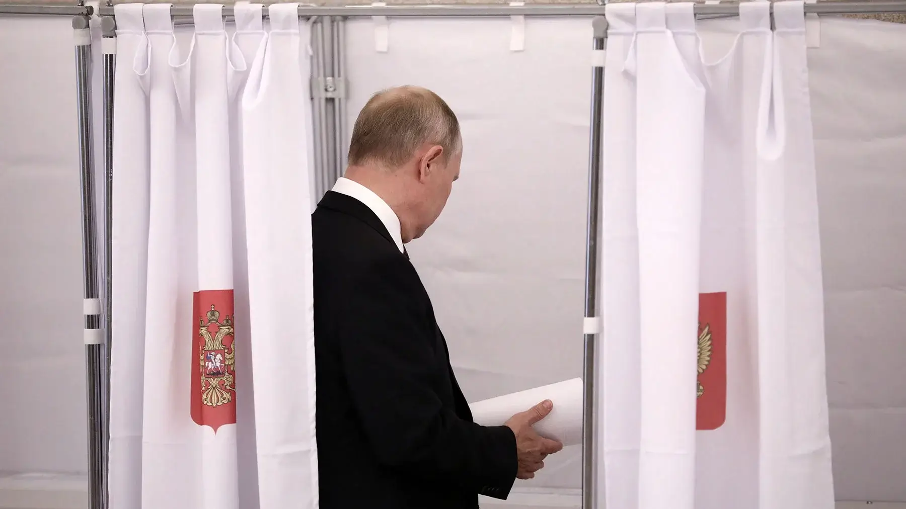 Путин голосует за президента на выборах путина