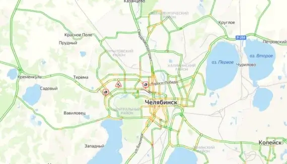 Центр Челябинска встал в пробках