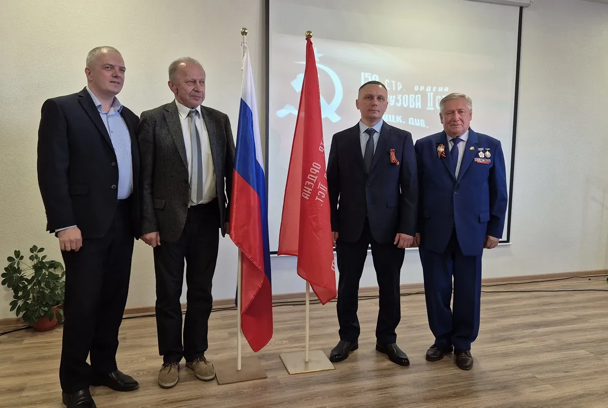 Знамя Победы вновь передали на «Маггортранс» в Магнитогорске