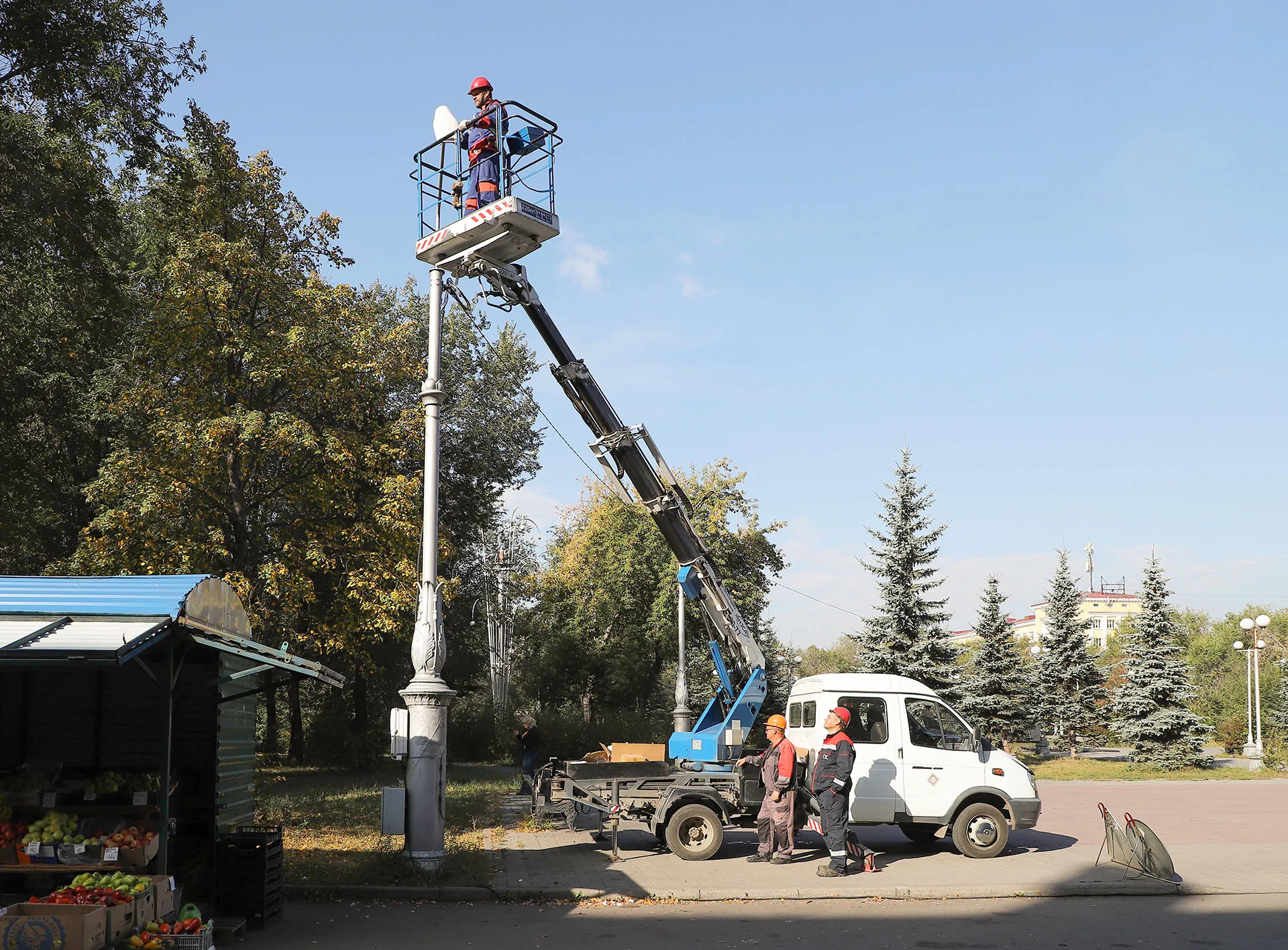 В Магнитогорске уличные светильники массово меняют на светодиодные