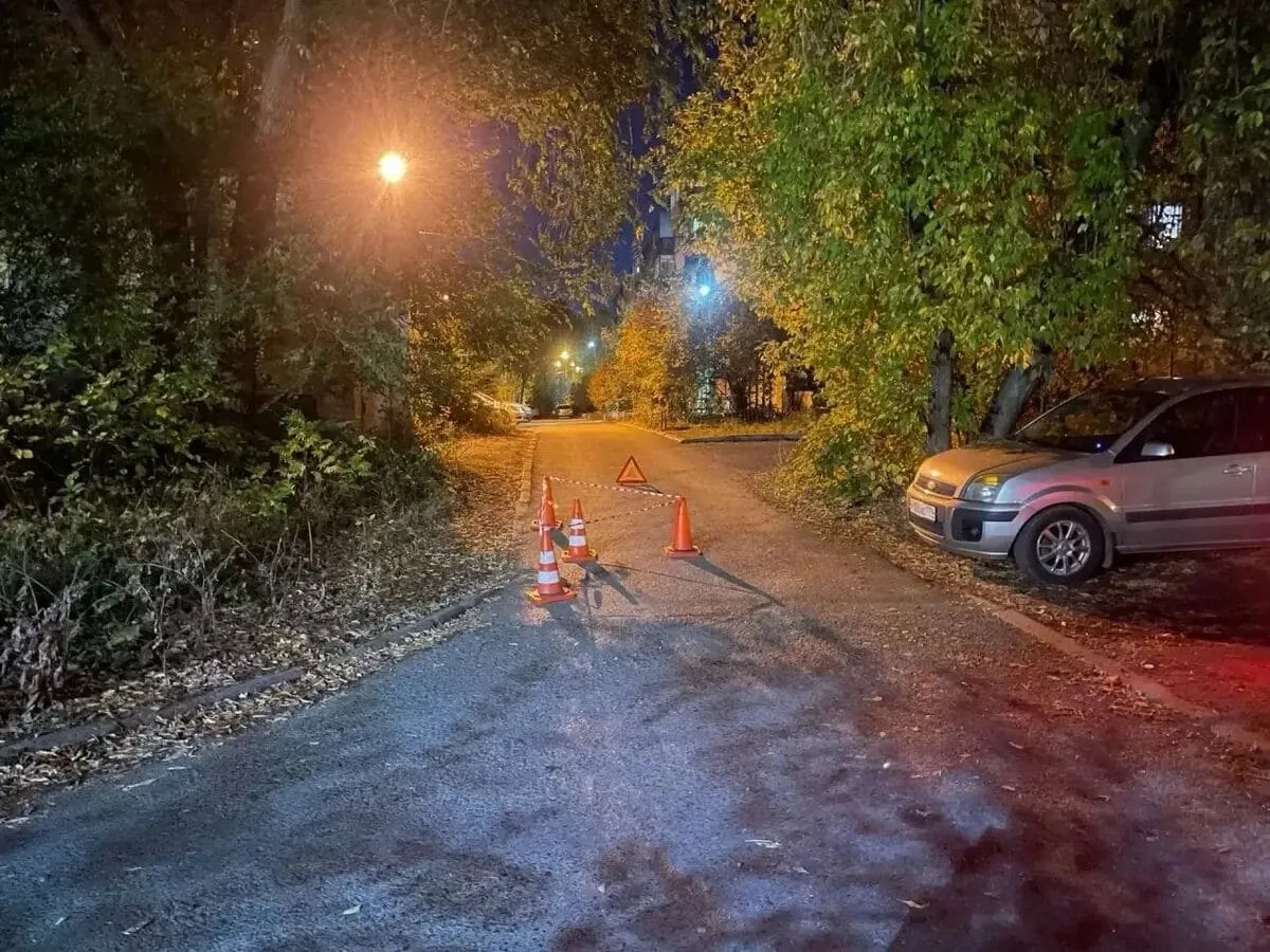 В Магнитогорске водитель на Opel Astra скрылась с места ДТП, сбив пешехода