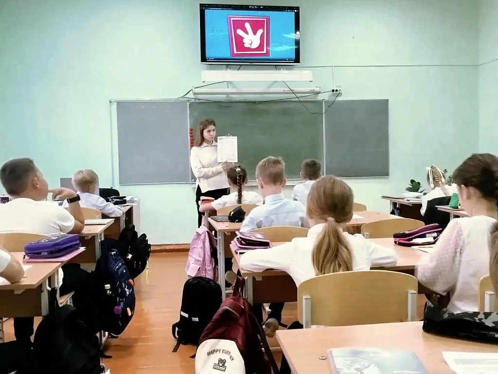 Выпускница из Троицка нашла первую работу учителем через центр занятости