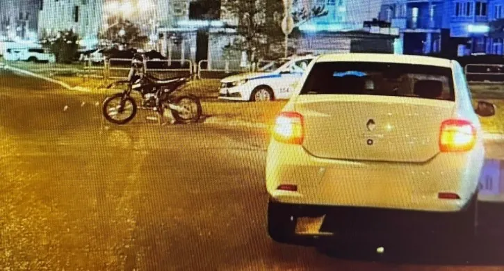 В Челябинске подросток на питбайке столкнулся с автомобилем